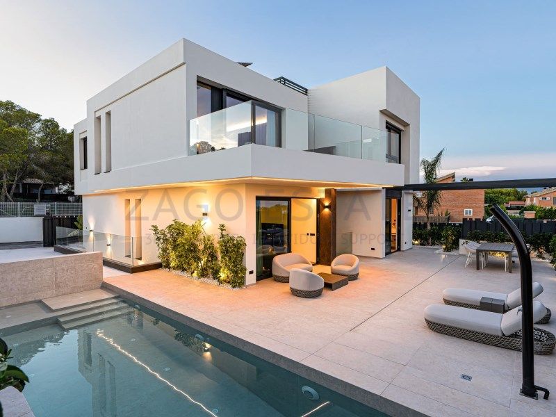 Property photo 2 of 24