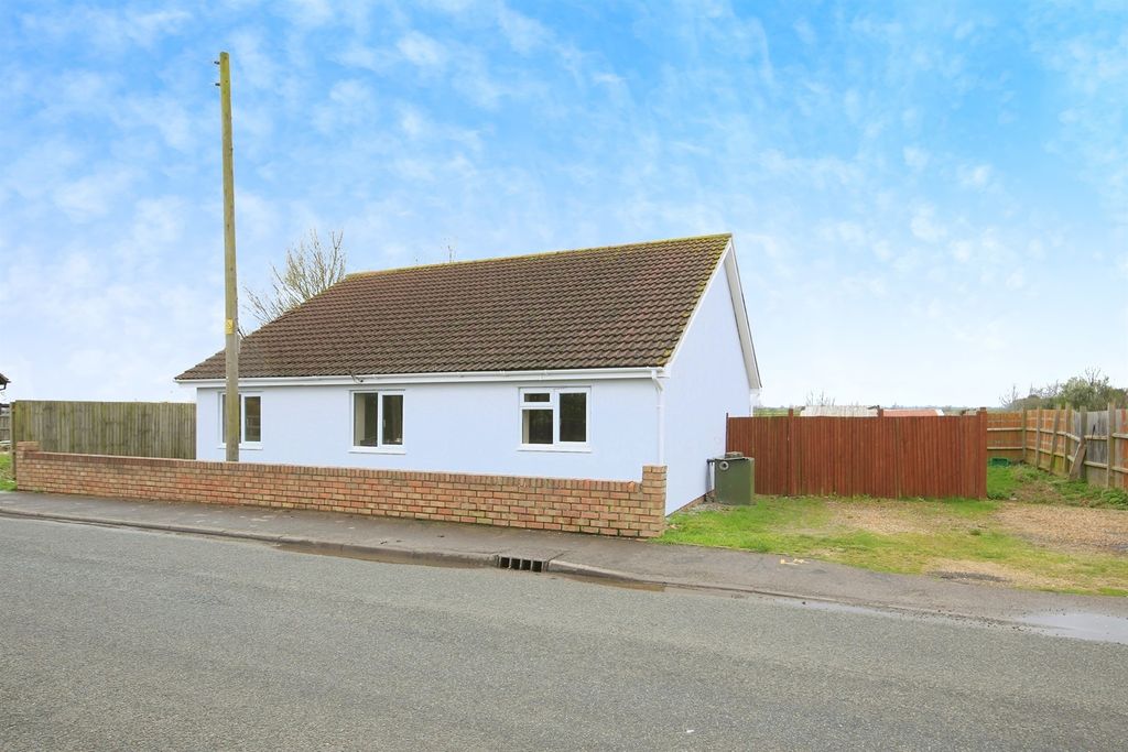 Property photo 1 of 32