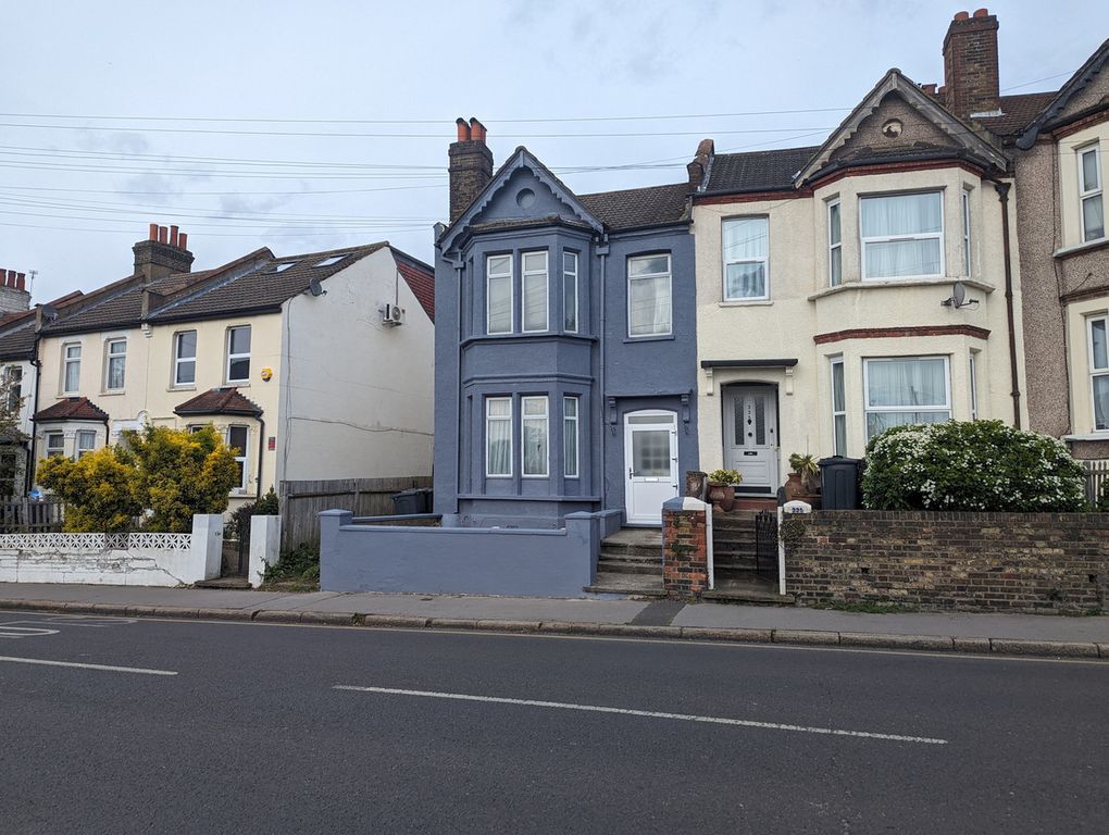 Property photo 2 of 25