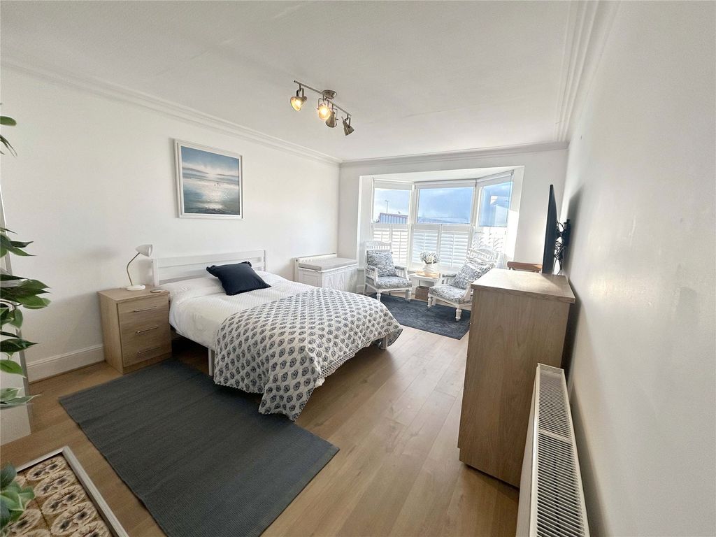 Property photo 1 of 8 Living Space/Bedroom