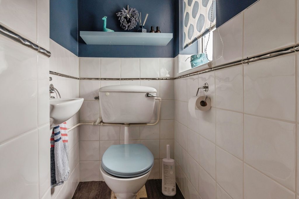 Property photo 3 of 17 Photo