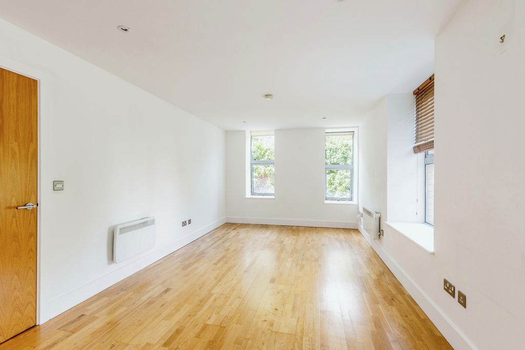 Property photo 3 of 14 Photography