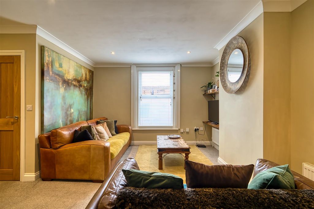 Property photo 3 of 10 Sitting Room