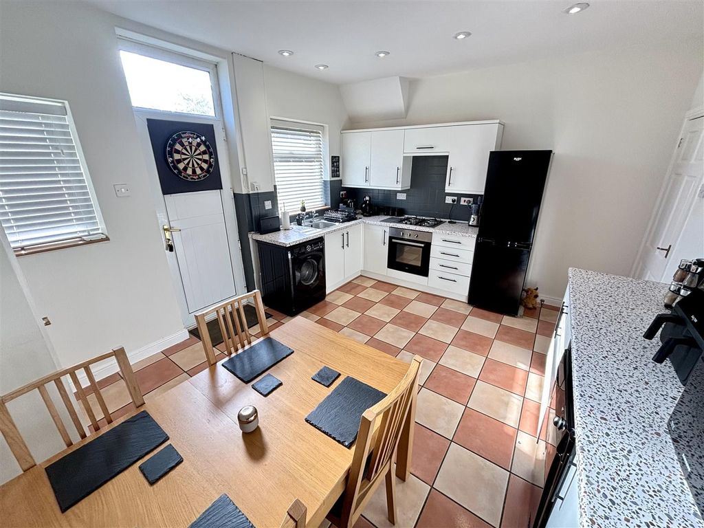 Property photo 3 of 19 Kitchen/Diner