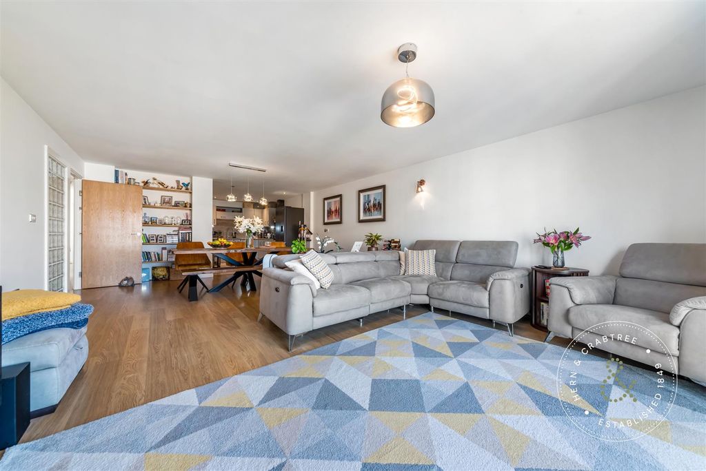 Property photo 2 of 29 Genoa-House-18.Jpg