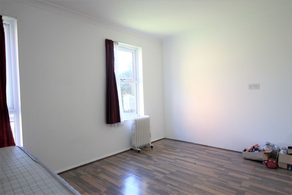 Property photo 2 of 4
