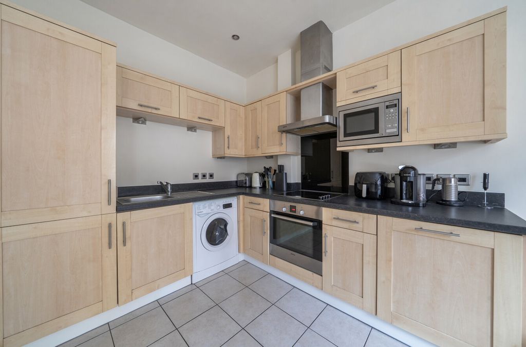 Property photo 3 of 17 1470435-1-6A22Eb5...