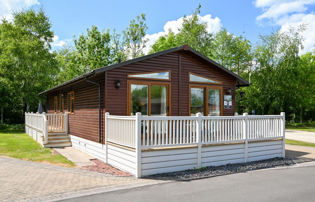 Property photo 1 of 19