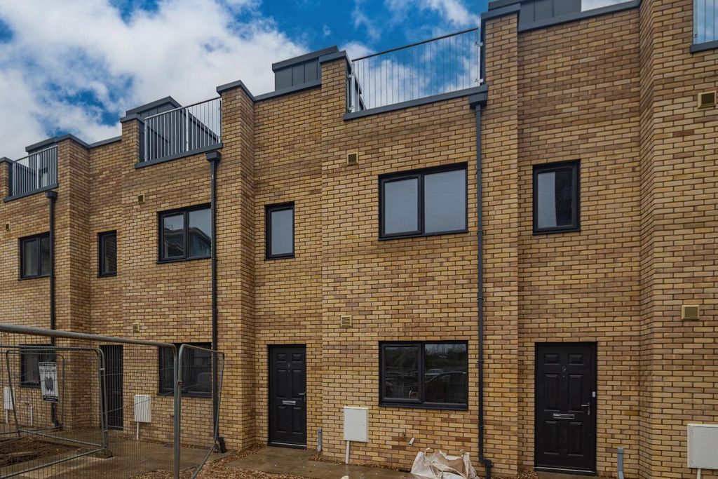 Property photo 1 of 15 Ext-2.Jpg