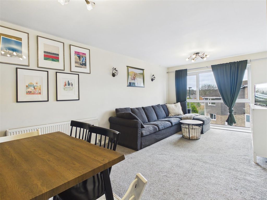 Property photo 2 of 21 Cam05476G0-Pr0132-Still002.Jpg