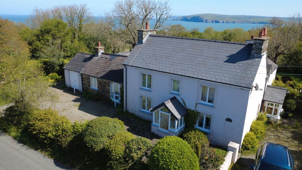 Property photo 1 of 62