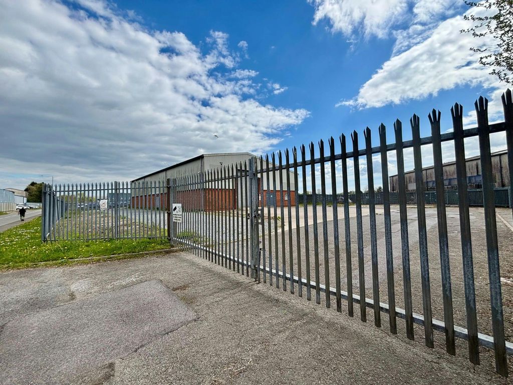 Property photo 2 of 13 C5i Bridgend 01.Jpg