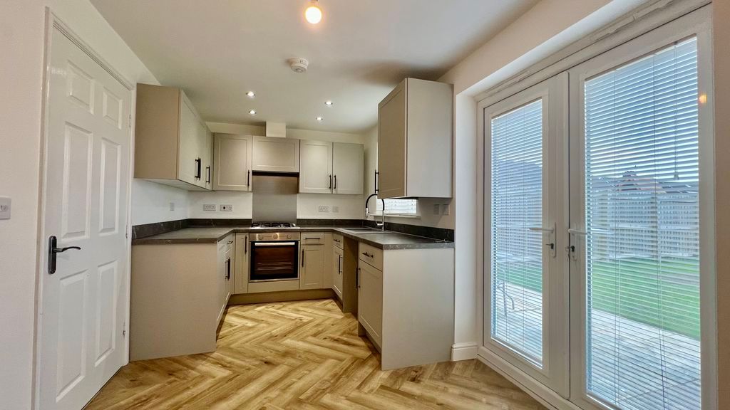 Property photo 3 of 19 Photo 11