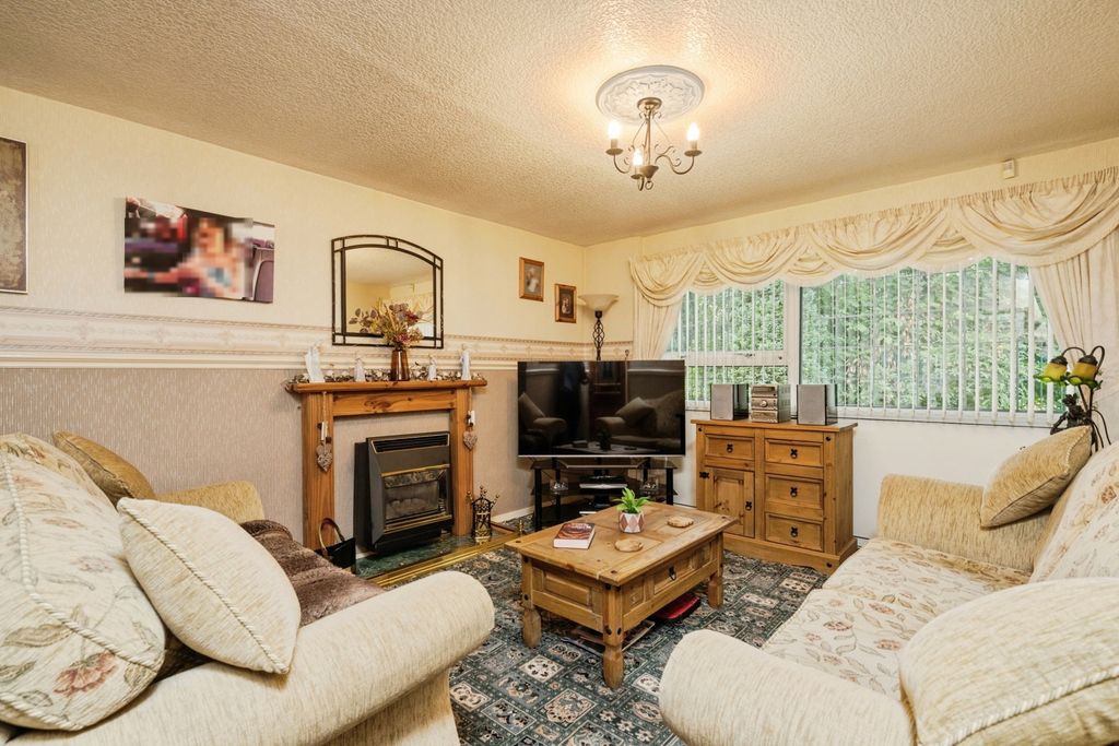 Property photo 2 of 17 Photo