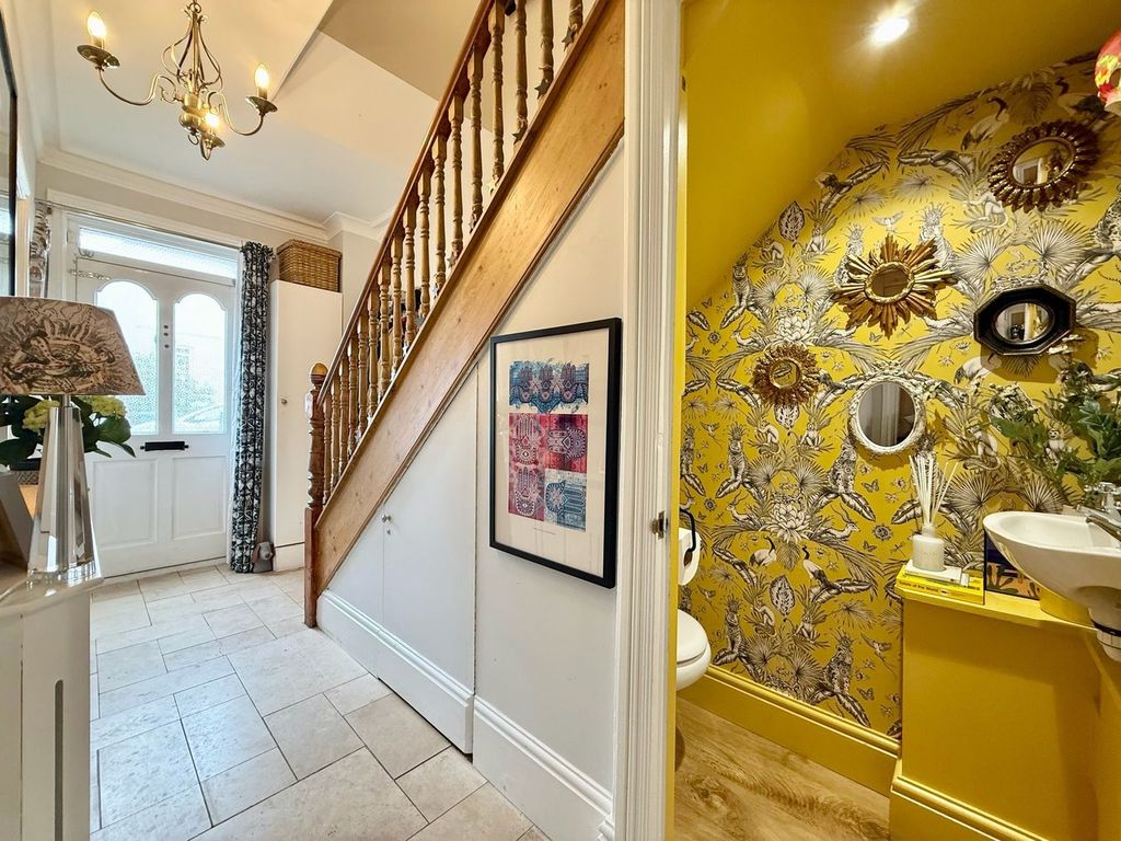 Property photo 3 of 25