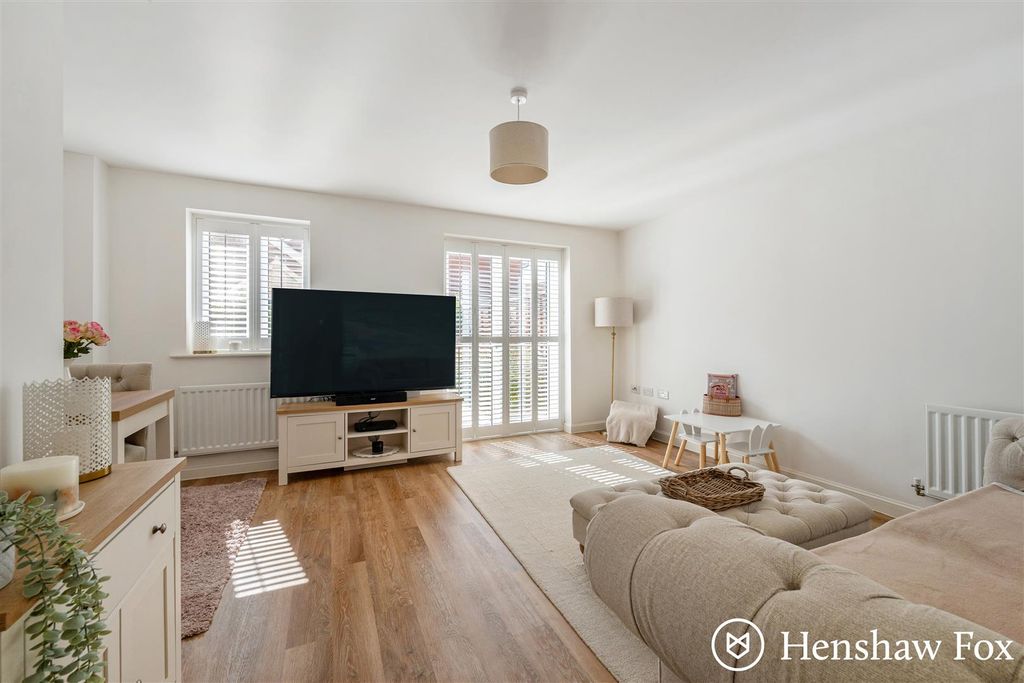 Property photo 3 of 16 Ph4_6801841 - Copy.Jpg