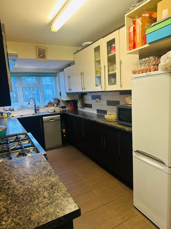 Property photo 3 of 17 Gallery