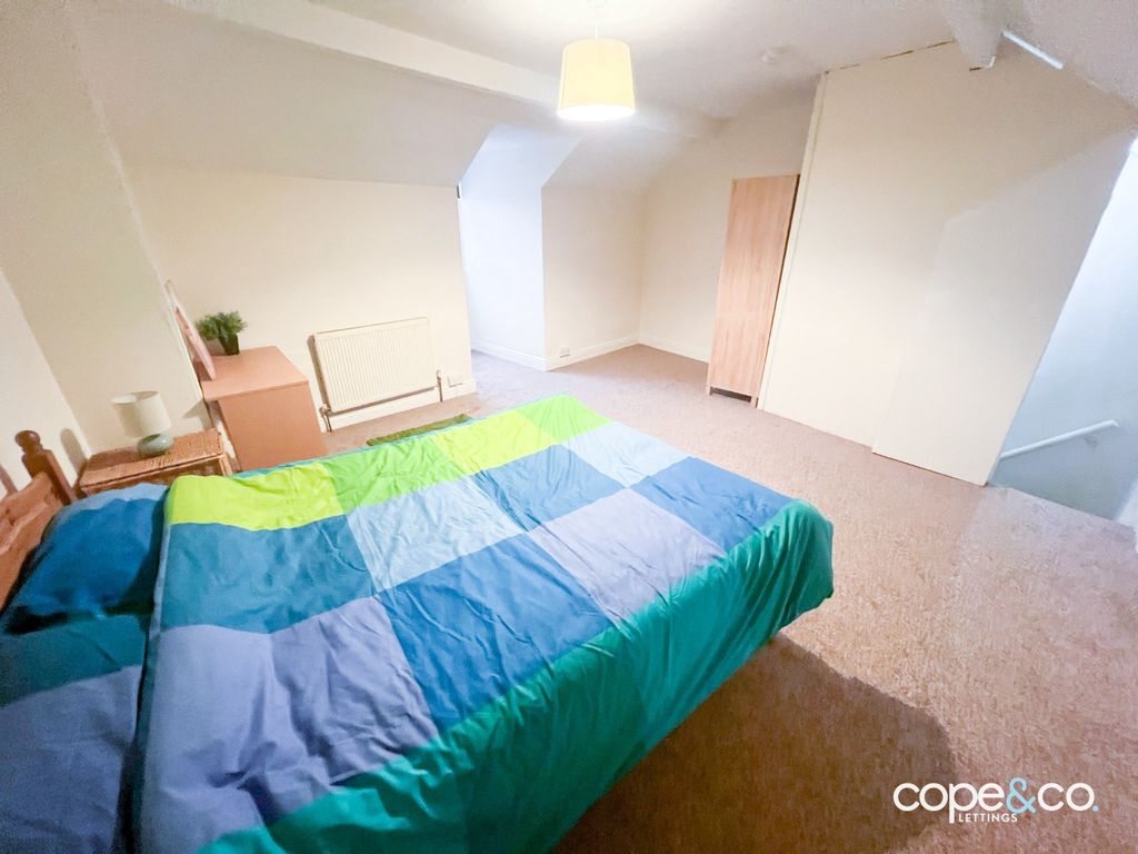 Property photo 2 of 5 3991682