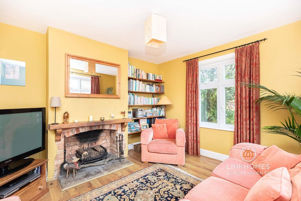 Property photo 3 of 37