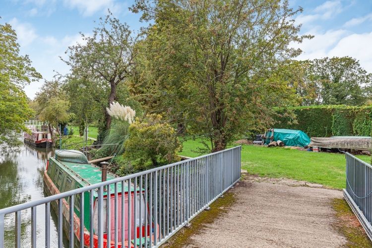 Property photo 3 of 10 304438