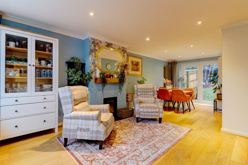 Property photo 2 of 16 Picture No. 13