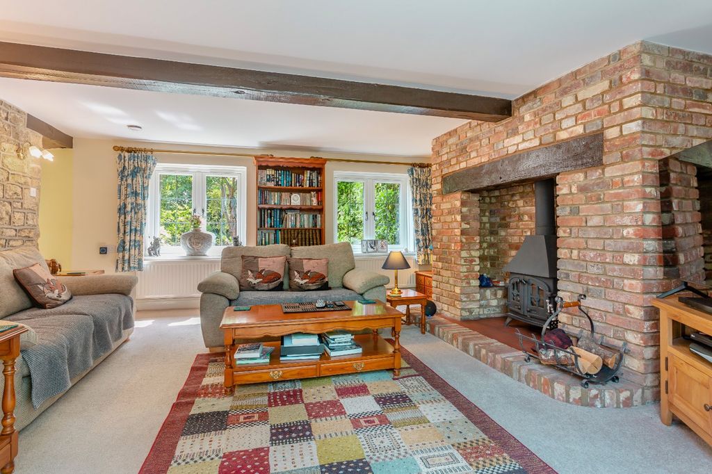 Property photo 2 of 15 Sitting Room