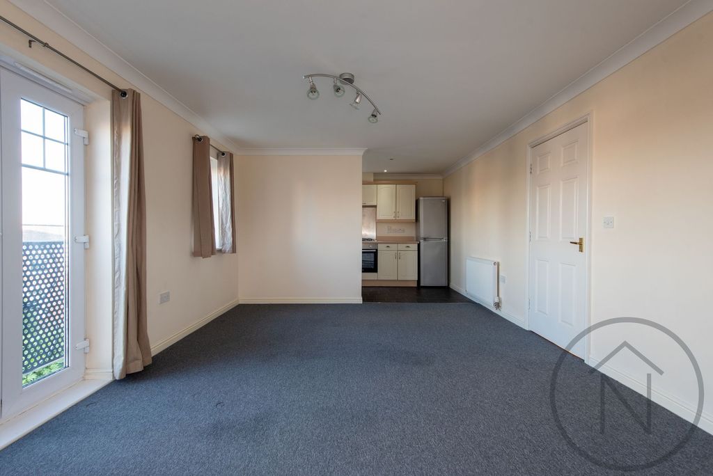 Property photo 2 of 8