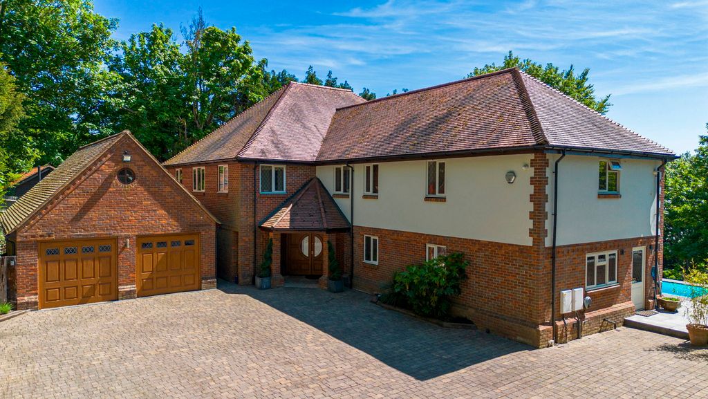 Property photo 2 of 22