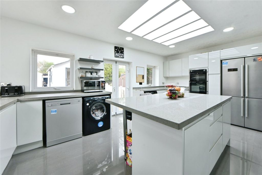 Property photo 2 of 17 Picture No. 02