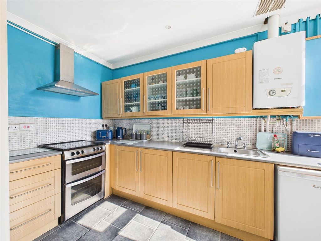 Property photo 3 of 16 Cam02295G0-Pr0178-Still006.Jpg