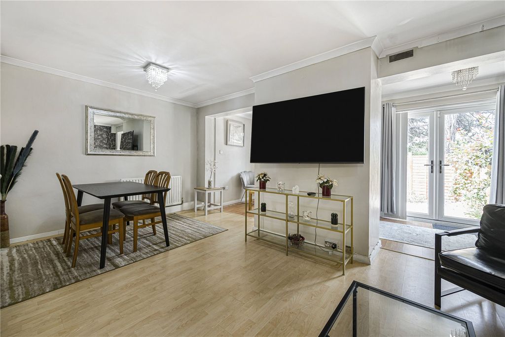 Property photo 3 of 46 Dining Area