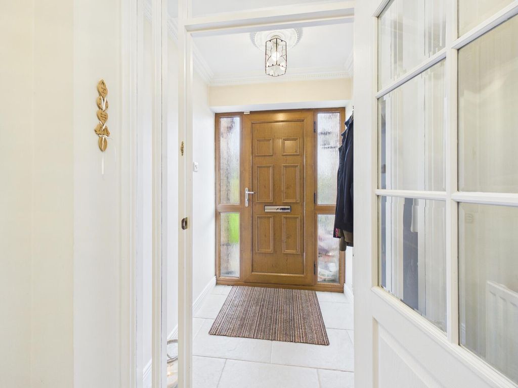 Property photo 2 of 23 Hallway