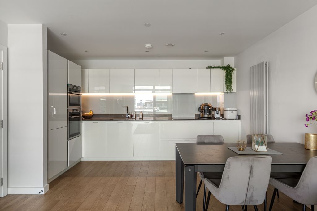 Property photo 3 of 16 094A7519