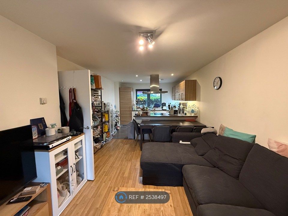 Property photo 3 of 23