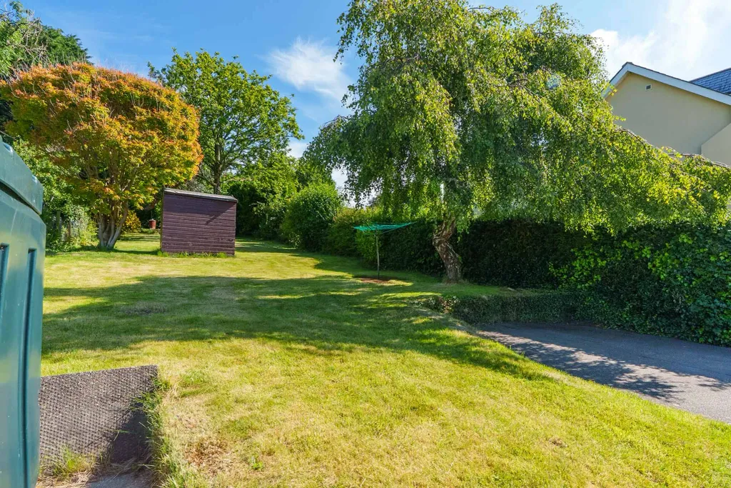 Property photo 2 of 21
