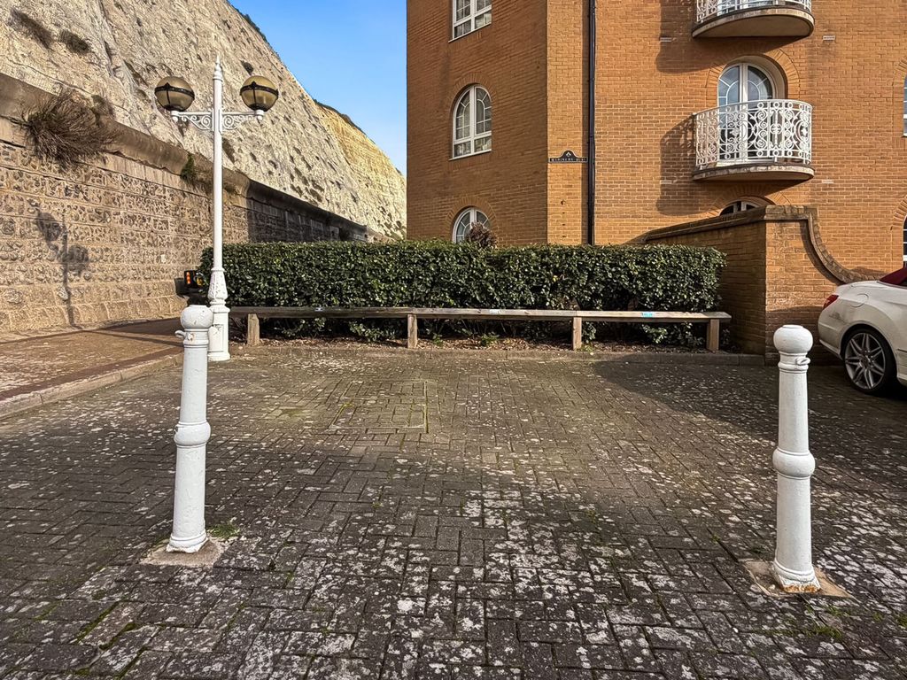 Property photo 3 of 10