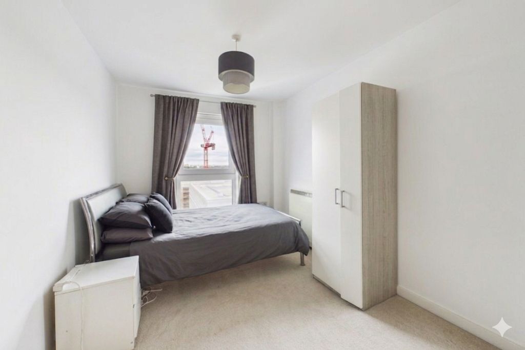 Property photo 2 of 11 Bedroom One