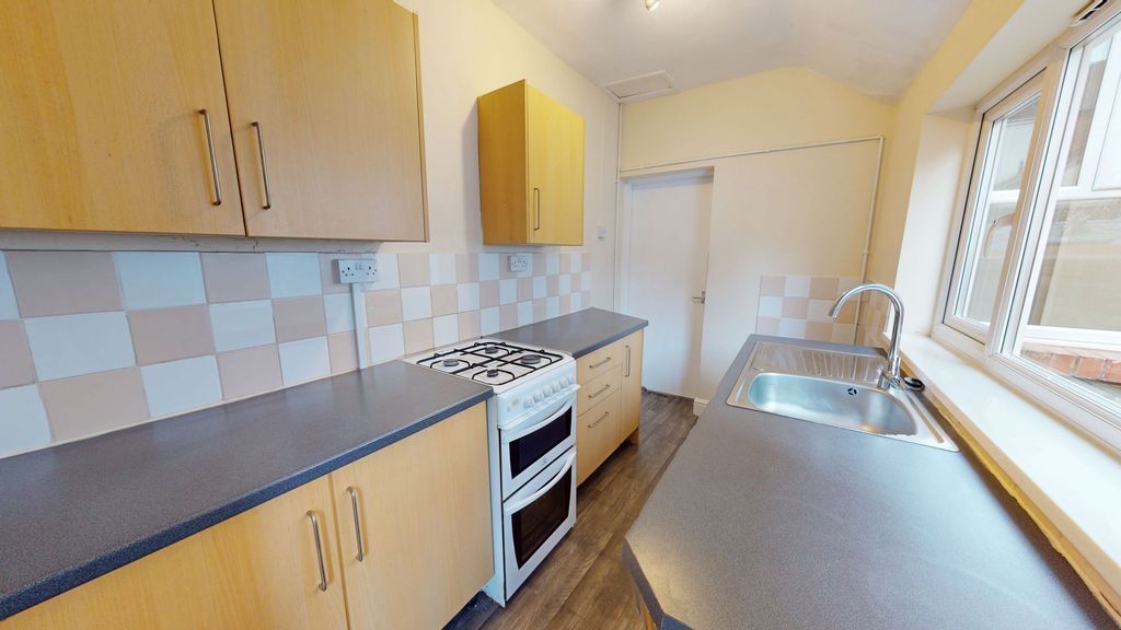 Property photo 2 of 9
