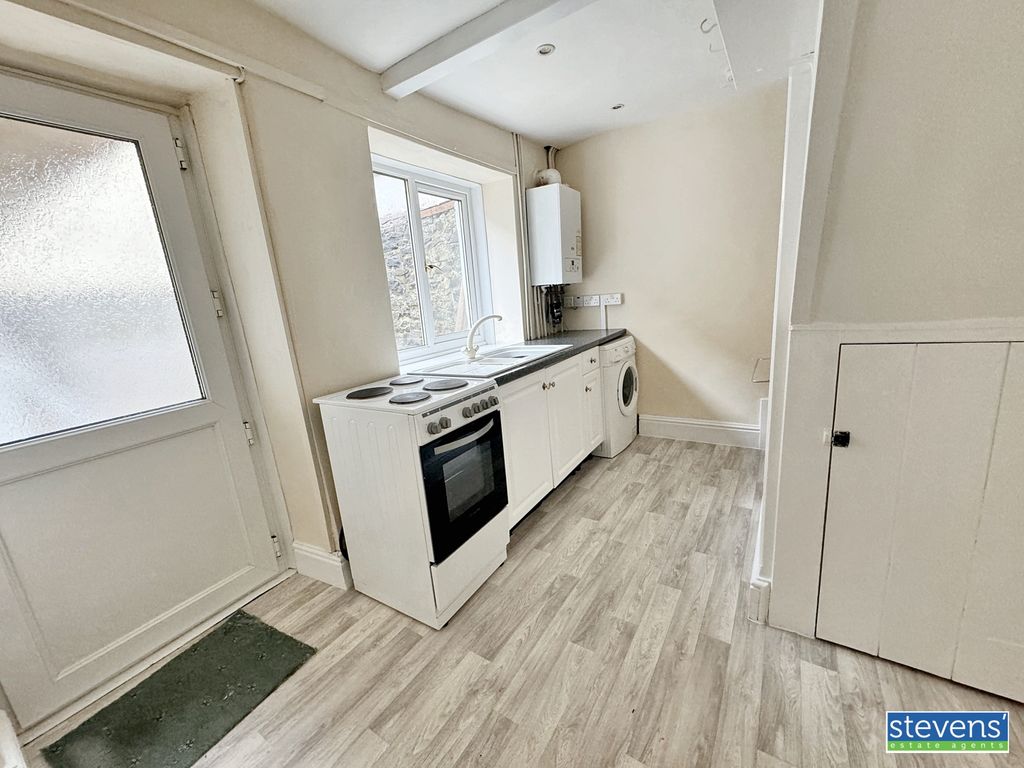 Property photo 2 of 6 Image00003