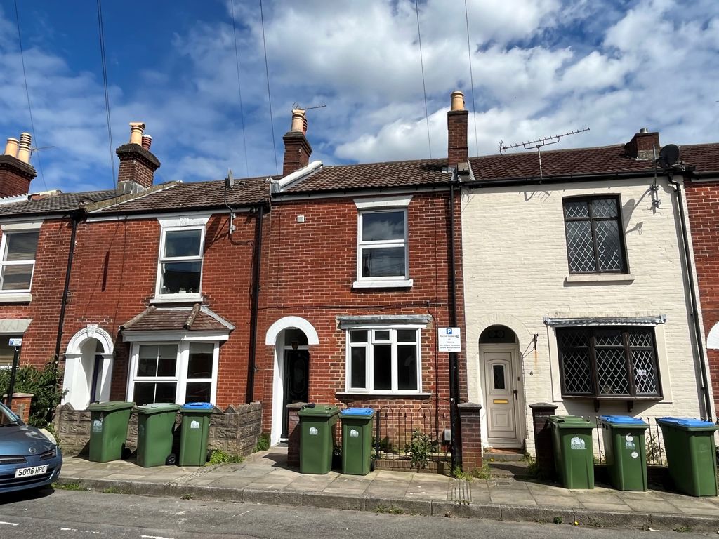 Property photo 1 of 7 Front