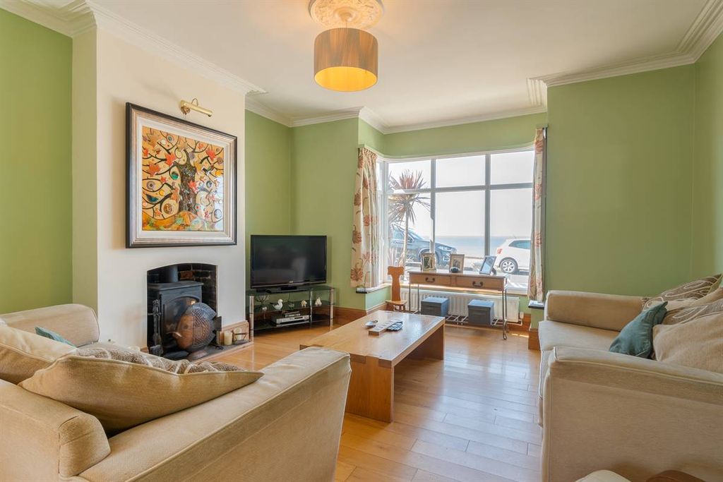 Property photo 3 of 24