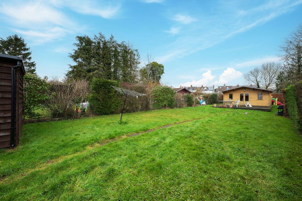 Property photo 1 of 40