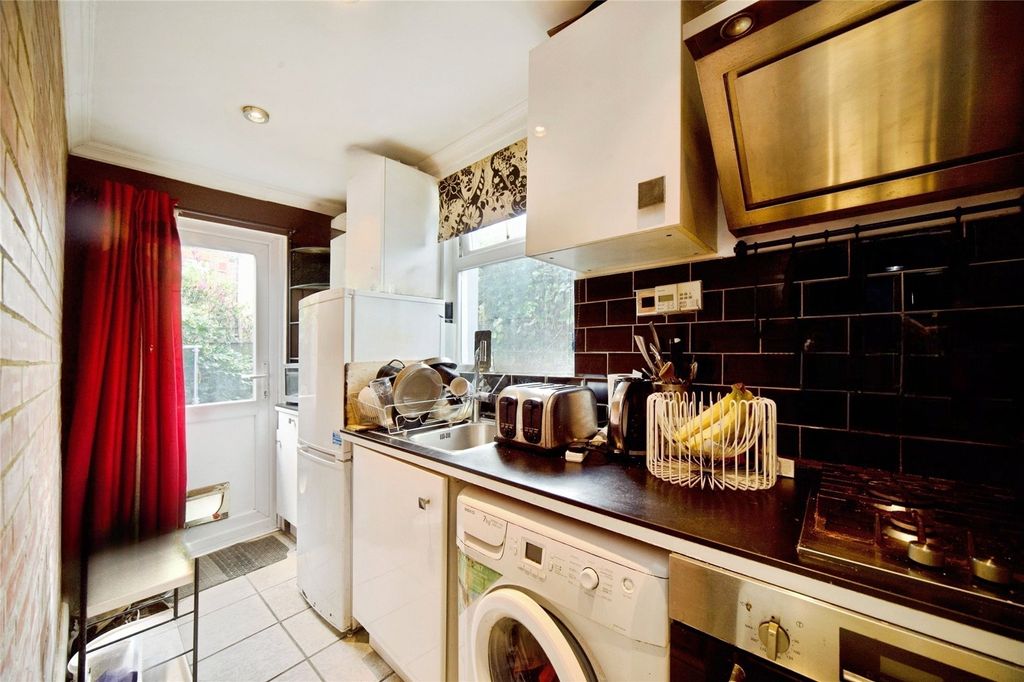 Property photo 2 of 14 Picture No. 24