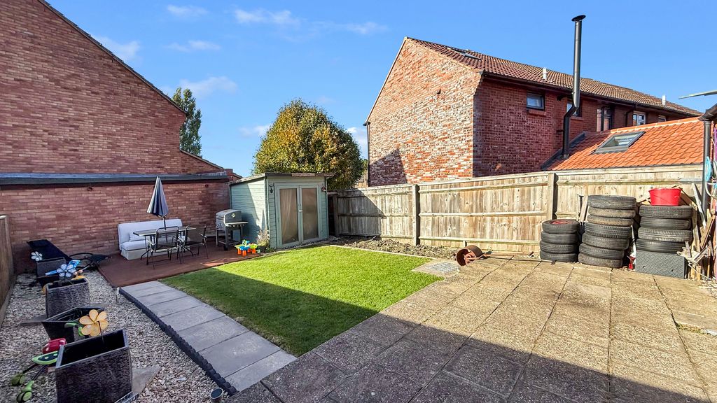 Property photo 2 of 13 Garden