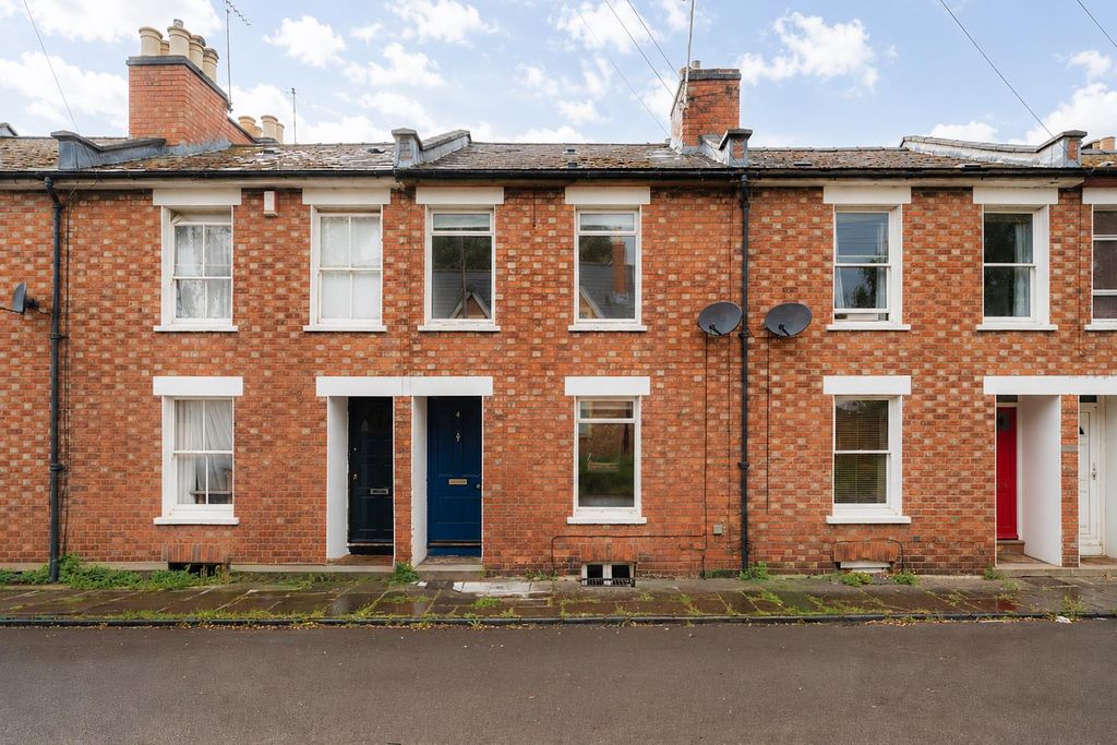 Property photo 1 of 11 Front