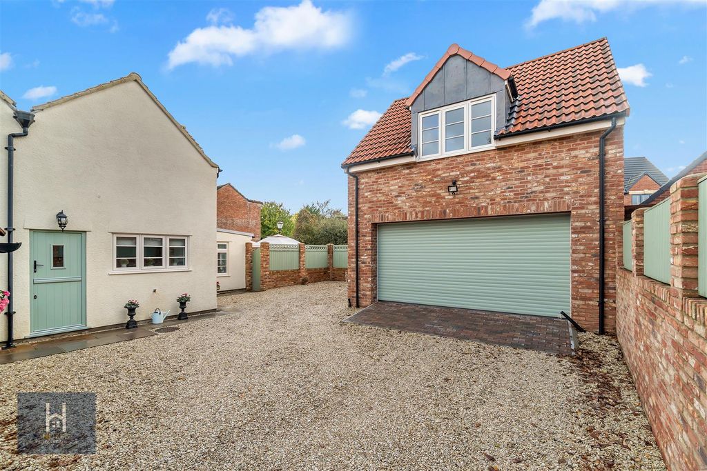 Property photo 2 of 37 Dsc00423.Jpg