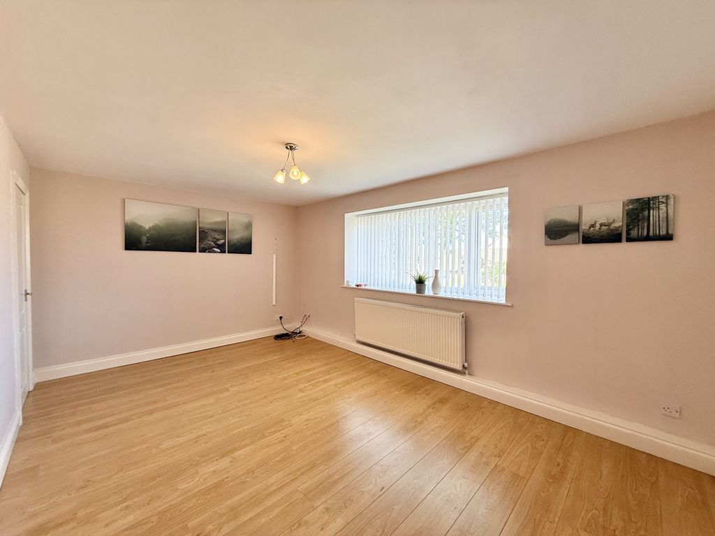 Property photo 3 of 13 Img_7553