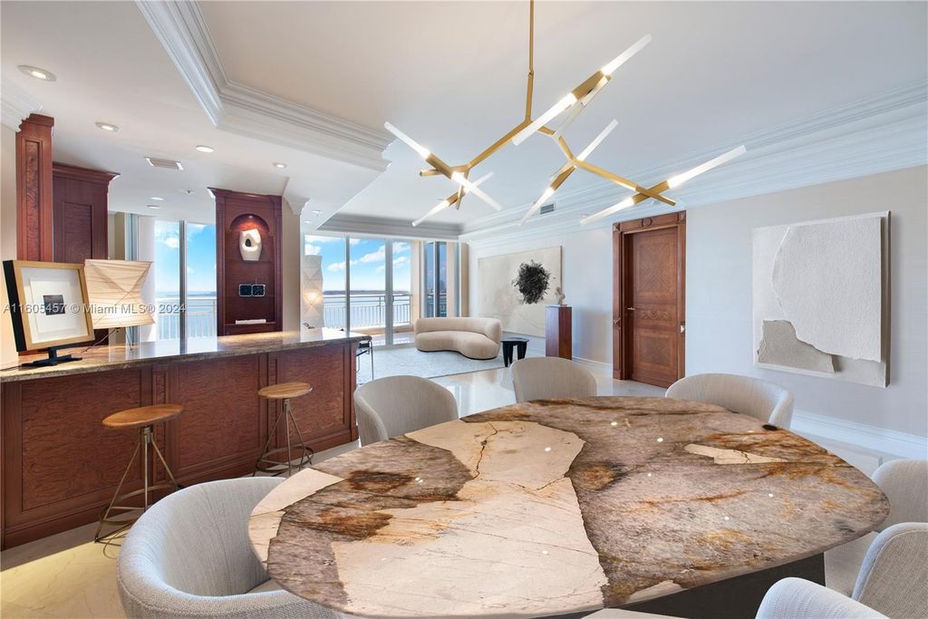 Property photo 3 of 10 <Alttext/>