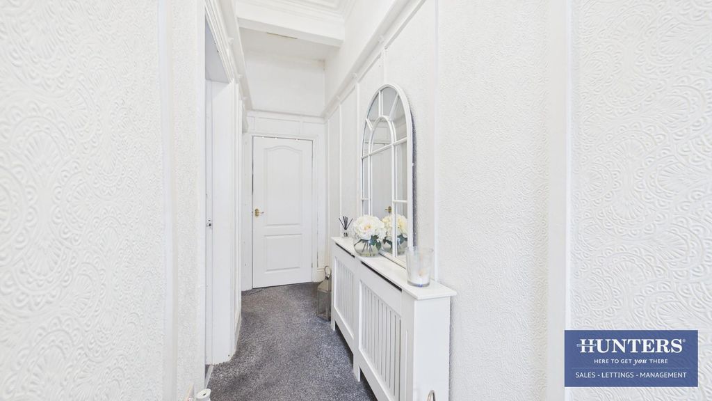 Property photo 2 of 16 Hallway