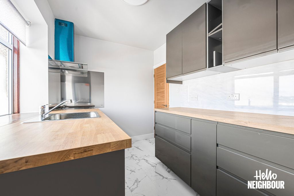 Property photo 1 of 15 Photo 0